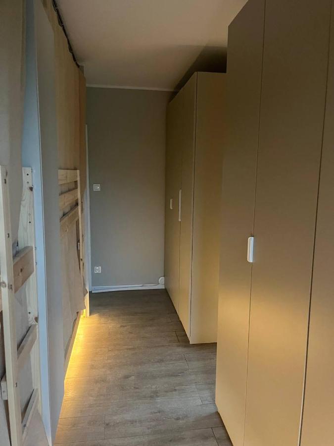 Capsule hotel Wow